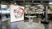 Das neue Moderations-Studio von «SRF Börse» im Herzen des Newsroom...            (Bild: SRF)