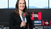 Martina Hingis ist erwachsen geworden. Und damit auch ihre Aussprache als Tennis-Kommentatorin bei SRF....     (Bild: SRF)