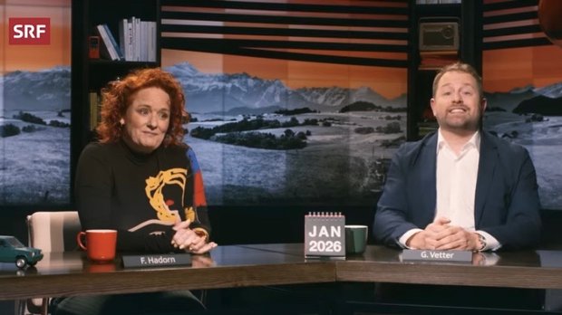 Fabienne Hadorn und Gabriel Vetter haben im Sommer Zwangspause. Als Ersatz für ihr Satiremagazin «Sendung des Monats» werden Konserven von Live-Mitschnitten Schweizer Comedians ausgestrahlt…  (Bild: Screenshot Januar-Sendung)