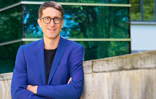 Lucas Marco Gisi übernimmt von Irmgard Wirtz Eybl... (Bild: zVg / © Simon Schmid NB)