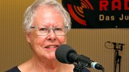 Annemarie Koch geht nicht ganz: Beratend steht die 75-Jährige den Radio-Youngsters weiterhin zur Seite. (Bild © Roland Schmied)