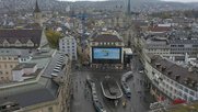 Exklusiv-Rechte für das Vermarkten eines temporären MegaPosters von 21 x 8,4 Meter…    (Bild: APG, zVg.)