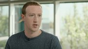 Facebook-Chef Mark Zuckerberg steht zurzeit im Kreuzfeuer der Medien. Die schweren Vorwürfe weist er aber konsequent zurück... (Bild: Screenshot Youtube)