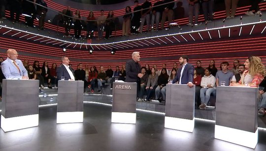 Alfred Heer, Philipp Bregy, Moderator Sandro Brotz, Cédric Wermuth und Sibel Arslan (v.l.)...    (Bild Screenshot/SRF-«Arena»)