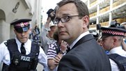 Andy Coulson trifft vor Gericht ein