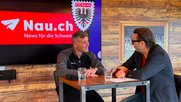 Aarau-Trainer Alex Frei (l.) plaudert bereits mit dem Fussball-Chefreporter Mischi Wettstein über den letzten Match... (Bild zVg)