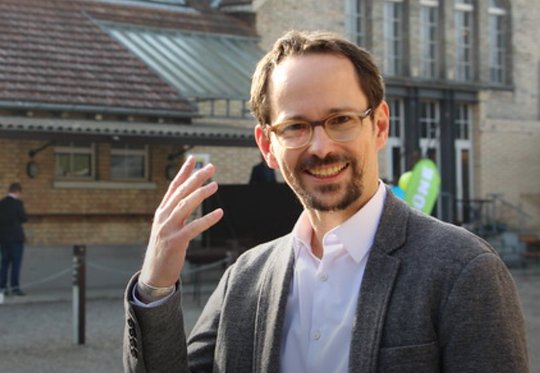 Balthasar Glättli hat eine parlamentarische Initiative eingereicht für ein Gremium, das politische Werbung auf ihren Wahrheitsgehalt überwacht…    (Bild: Webseite Glättli)