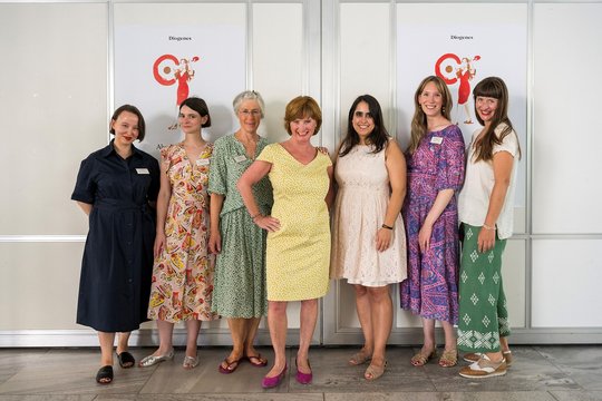 Die Presseabteilung am Abschieds-Apéro in Zürich: Anne H. Kaiser, Stephanie Uhlig, Helga Mühl, Ruth Geiger (Mitte), Vanessa Lages Alves, Viktoria Zima, Sina Müller… (v.l.)     (Foto: Geri Krischker / © Diogenes Verlag)