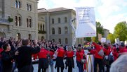 Mit diesem Flashmob setzte Jeff Zürich ein Zeichen für die Bedeutung des schweizerischen dualen Bildungssystems… (Bild: zVg)