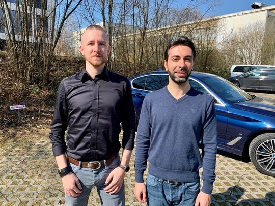 Ramon Egger (l.) und Lorenzo Quolantoni übernehmen das Steuer...