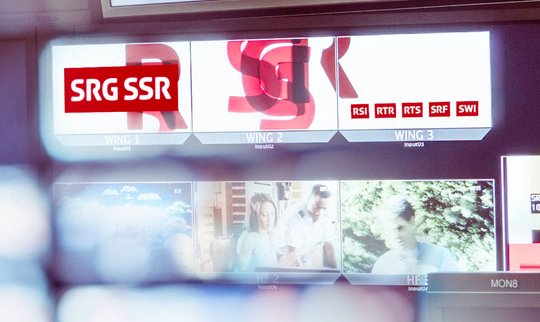 Je öfters zuhause, desto öfters vor der Kiste: Das Medium TV profitiert von der Paralyse des öffentlichen Lebens. Auch bei der SRG. (Bild © SRG)