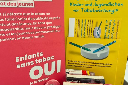 Die Initiativgruppe «Kinder ohne Tabak» gibt sich zufrieden trotz Hintertürchen für Print-Werbung... (Bild: Screenshot kinderohnetabak.ch)