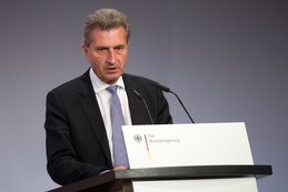 Günther Oettinger eröffnet Beratungsagentur