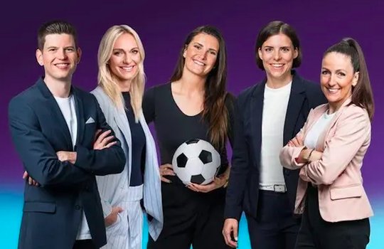 Ein Teil des SRF-Teams für die Heim-EM: Martina Moser, Seraina Degen, Rachel Rinast, Annette Fetscherin und Calvin Stettler... (v.r., Bild: © SRF)