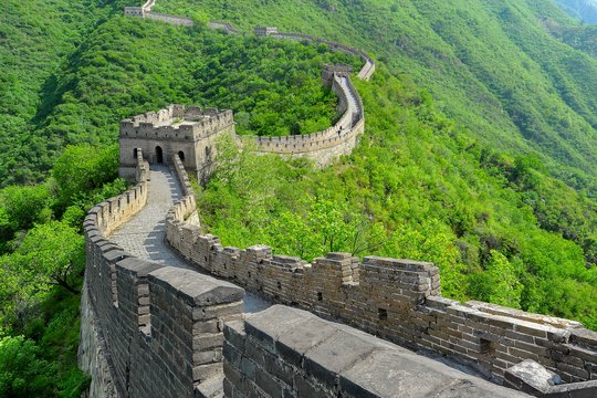 Die chinesische Mauer wurde in der Ming-Dynastie vor mehr als 500 Jahren gebaut. Sie ist heute aktueller den je...