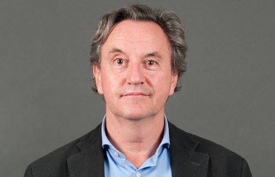 «Es schwieriger geworden, an die interessanten Leute in Politik und Wirtschaft heranzukommen. Sie werden von ganzen PR-Prätorianergarden abgeschirmt», sagt Ex-NZZ-Reporter Martin Beglinger. (Foto zVg / © Nathalie Taiana NZZ) 