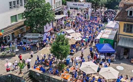 Bereits wieder Vergangenheit: Die Fanzone in der Thuner Altstadt... (Bild: Stadt Thun/zVg)