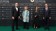 Artistic Director Christian Jungen, Stadtpräsidentin Corine Mauch, Regisseurin Bettina Oberli, Bundesrat Alain Berset am Eröffnungsabend…  (Bild ZFF)