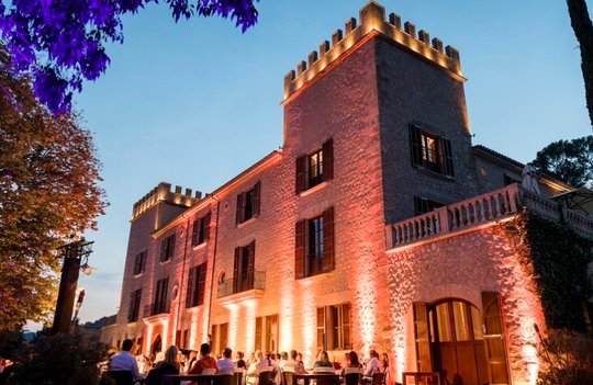 «De Luxe»: Zum Beispiel im Castell Son Claret auf Mallorca, ein «Hotelklassiker» mit eigener Konzertreihe. (Bild © Travelnews.ch)