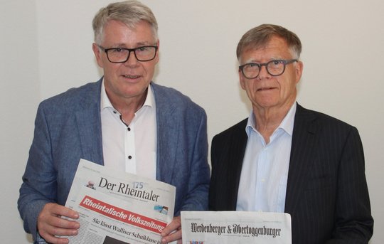 Zwei Verleger mit ihren Regionalblättern: Urs Schneider und Peter Wanner (v. l.) (Bild zVg)