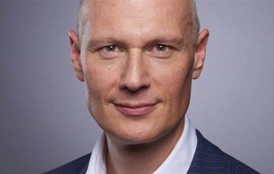 «Mir geht es darum, die nächste Generation fit zu machen für die Zukunft», sagt Özküp zum neuen Media-Studiengang an der HWZ... (Bild: zVg)