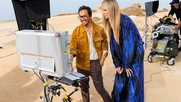 Heidi Klum und Fotograf Yu Tsai begutachten die Ergebnisse der Fotoshootings in der 2. Folge… (Bild: ProSieben)