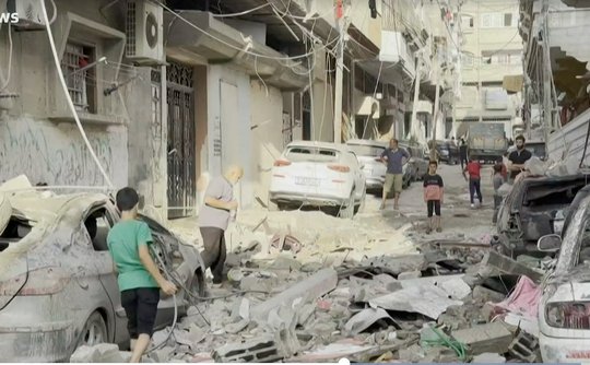 Während die einen die Berichterstattung als israelfeindlich kritisieren, halten sie die anderen für zu israelfreundlich...        (Bild Screenshot SRF Tagesschau)