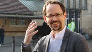 Balthasar Glättli hat eine parlamentarische Initiative eingereicht für ein Gremium, das politische Werbung auf ihren Wahrheitsgehalt überwacht…    (Bild: Webseite Glättli)