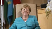 «Sie kennen mich», hatte Angela Merkel 2013 in ihrem Schlusswort des TV-Duells behauptet. Es gibt aber auch noch eine unbekannte Frau hinter der mächtigsten der Welt...