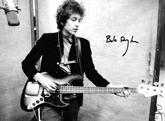 Die Autogramme von Bob Dylan aus früheren Zeiten werden heute zu hohen Preisen gehandel...    (Bild: Angebot auf Ricardo)