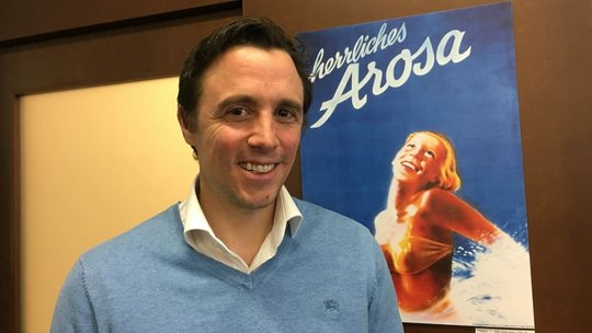 Auf vielen Sportplätzen unterwegs: Marketingspezialist Pascal Jenny aus Arosa...      (Bild: Arosa Tourismus)