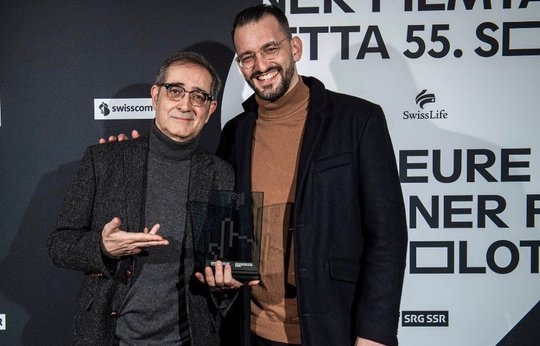 Regisseur Samir (l.) und Produzent Joël Jent gewinnen mit ihrem Team für «Baghdad in my Shadow» den Publikumspreis...