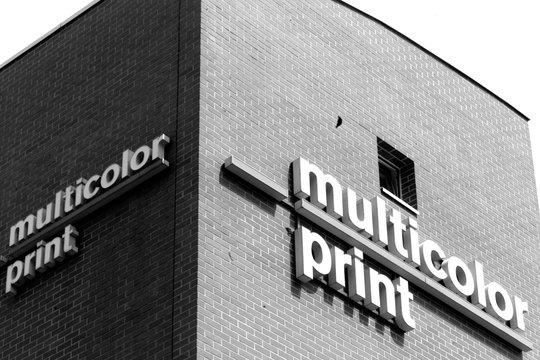 Zur Multicolor Print AG gehören unter anderem die Markeneinheiten «b medien», «multidigital» «multicolor print», «beagdruck» sowie maxiprint.ch... 