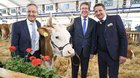 BEA-Schwerpunkt lag auf der Landwirtschaft und gelebter Tradition: Peter Stähli (l.), VRP Bernexpo, Bundesrat Albert Rösti und Tom Winter (r.), CEO der Bernexpo...   (Bild: zVg)