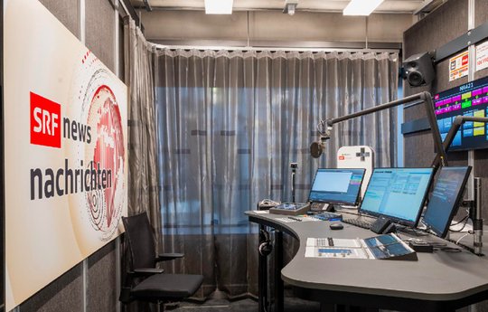 Radio SRF 1 verlor zwischen Juli und Dezember 2025 eine Viertelmillionen Hörerinnen und Hörer (Bild: zVg / © SRF)