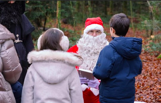 «Wenn man sieht, wie viel Freude so ein Überraschungsbesuch auslöst, weiss man: Da lohnt sich jede Minute»: Zubi im Zürcher Oberland... (Bild: zVg)
