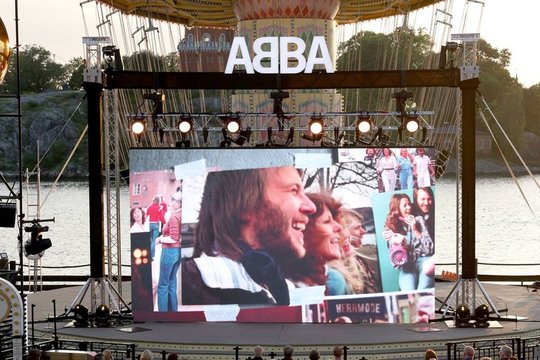 ABBA kündigte das neue Album gleichzeitig in sechs Metropolen an...                  (Bild: Expressen, Stockholm)