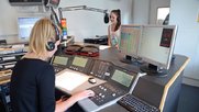 Die Kultur-Reporterinnen und Radiomacher aus Flüchtlingsländern sind bei der Radioschule Klipp+Klang in Zürich ausgebildet worden...       (Bild: Webseite Radioschule)