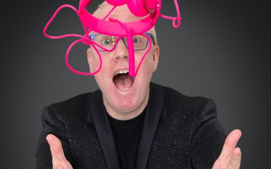 Sing Hallelujah: Pea Weber lässt die Puppen tanzen... (Bild: zVg / © Pea Weber)
