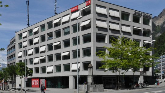 Das Medienhaus in Chur beschäftigte 2019 172 Personen in 134 Vollzeitstellen... (Bild: RTR)