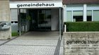 Im Gemeindehaus in Maur erarbeiten Gemeinderat und Verwaltung gemeinsam die Interviewfragen und -antworten für die Dorfzeitung «Maurmer Post»... (Bild: © Klein Report)