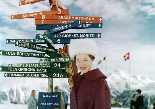 Weltstar Romy Schneider posierte im Winter 1960 für den Fotografen und Fotoreporter Milou Steiner auf der Corviglia...       (Bild: zVg/Stadtmuseum Aarau )