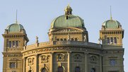 Dem Parlament soll bei dem umstrittenen Dossier die «Möglichkeit zur Meinungsäusserung und politischen Entscheidung» gegeben werden... (Bild © Wikipedia)