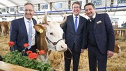 BEA-Schwerpunkt lag auf der Landwirtschaft und gelebter Tradition: Peter Stähli (l.), VRP Bernexpo, Bundesrat Albert Rösti und Tom Winter (r.), CEO der Bernexpo...   (Bild: zVg)