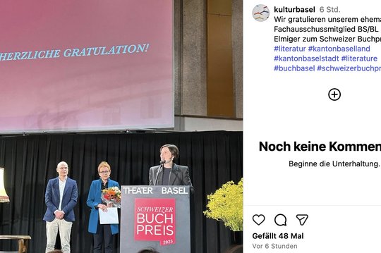 Dorothee Elmiger an der Preisverleihung am Sonntagnachmittag im Volkshaus in Basel…   (Bild: Kulturbasel/Insta)