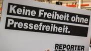 «Das Mandat von Radio und TV kann nicht auf alle Medien ausgedehnt werden, ohne die Pressefreiheit zu gefährden», so die Fundamentalkritik von RSF.