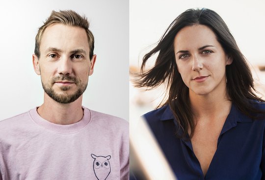 Nino Gadient steht seit 2022 bei «Kulturplatz» vor der Kamera, Nina Mavis Brunner seit 2010...   (Bilder:  © SRF/zVg)