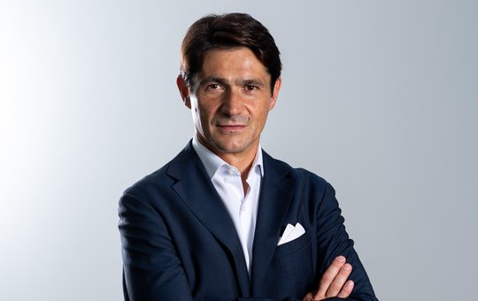 Alessandro Colombi, CEO der Corriere-del-Ticino-Gruppe, sagt zur neuen Zeitung: «Der erste Bund ist den Hauptthemen der Woche gewidmet»...