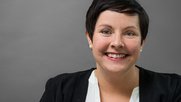 Nach verschiedenen Funktionen bei Radio SRF moderiert Christina Scheidegger jetzt beim Hintergrundmagazin...    (Bild: SRF)