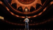 Das altehrwürdige Stadttheater Bern bot eine ideale Kulisse für die poetischen Slammerinnen und Slammer...            (Bild: zVg)